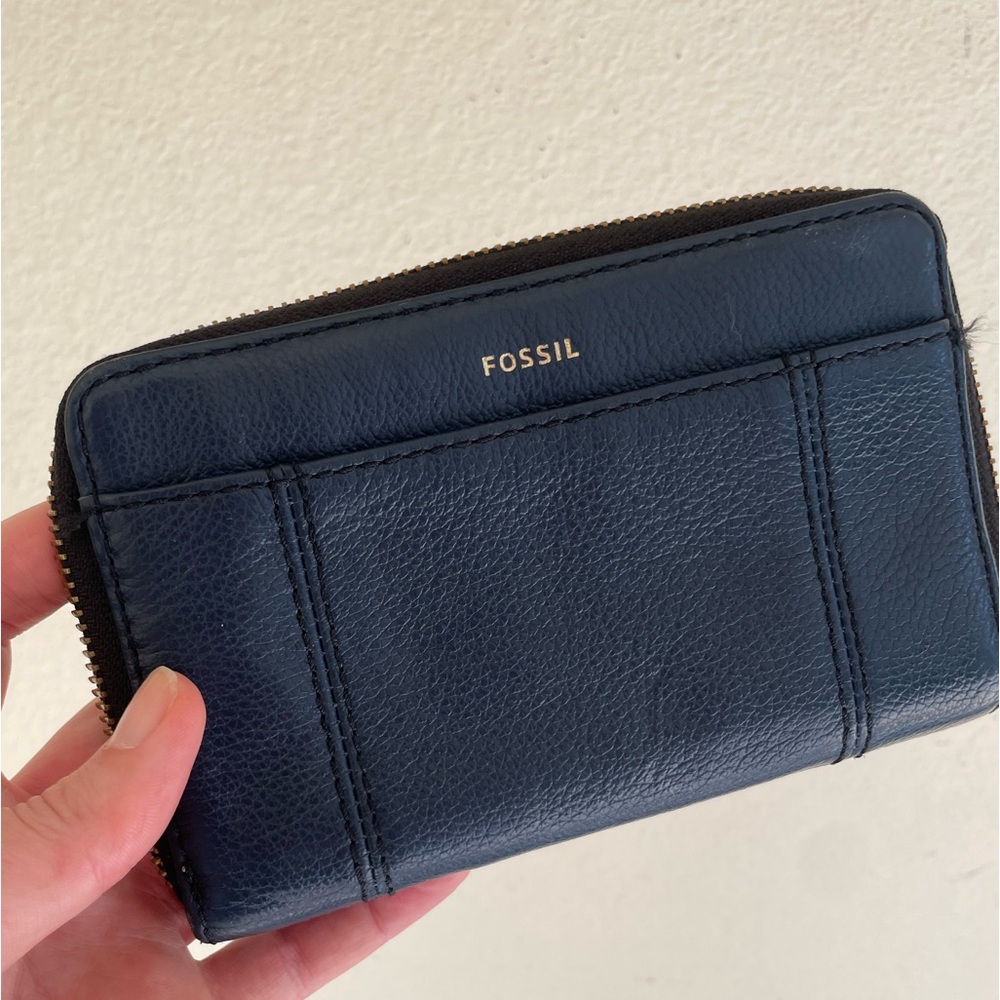 FOSSIL wallet